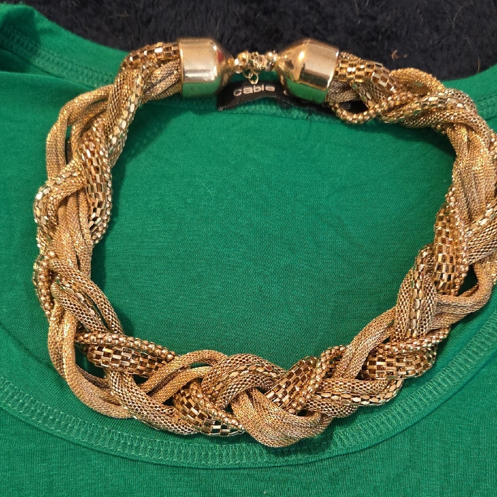 Elegant Gold Braided Necklace